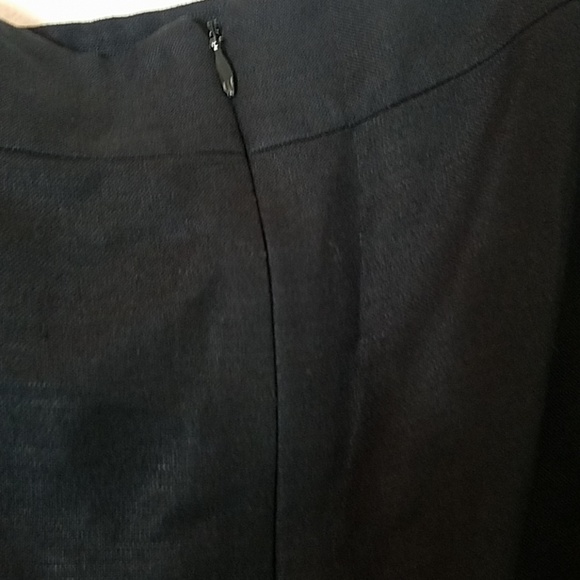 Ann Taylor Loft black andwhite flower prin… - Picture 4 of 8